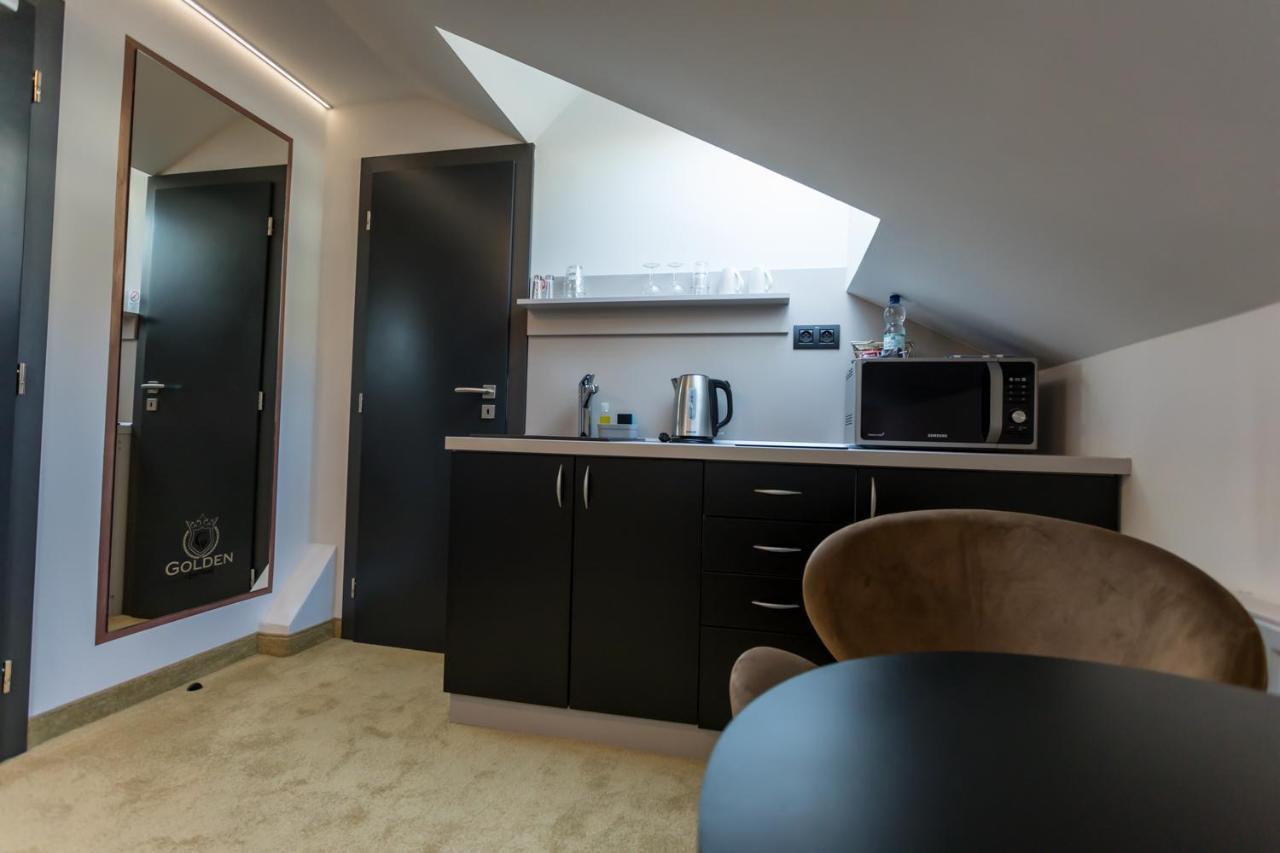 Apart Hotel Golden Apartments Kösice Dış mekan fotoğraf