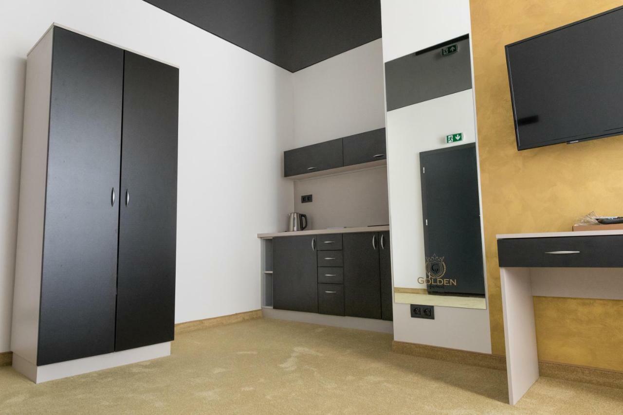 Apart Hotel Golden Apartments Kösice Dış mekan fotoğraf