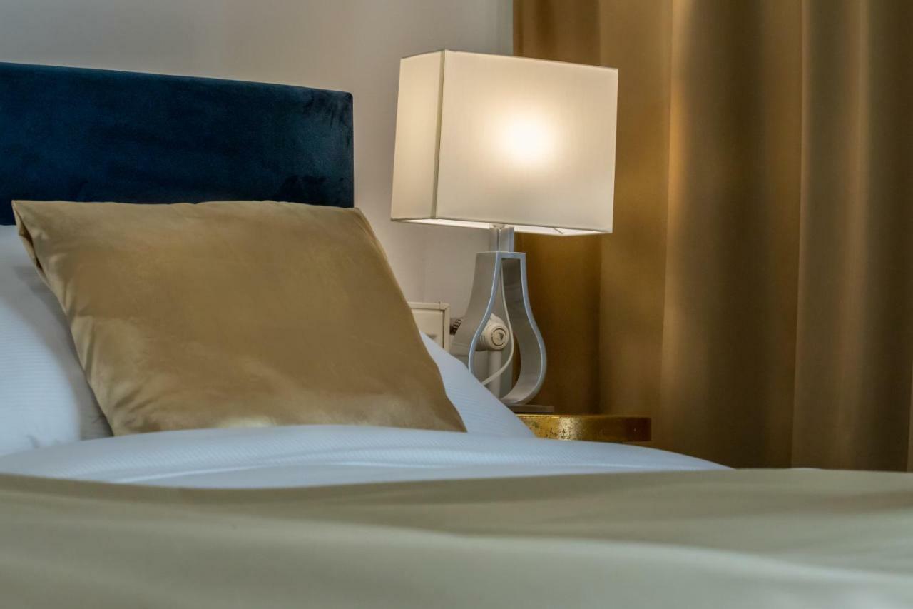 Apart Hotel Golden Apartments Kösice Dış mekan fotoğraf