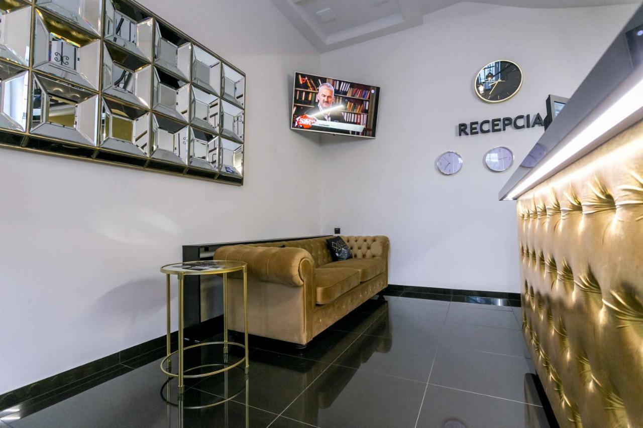 Apart Hotel Golden Apartments Kösice Dış mekan fotoğraf