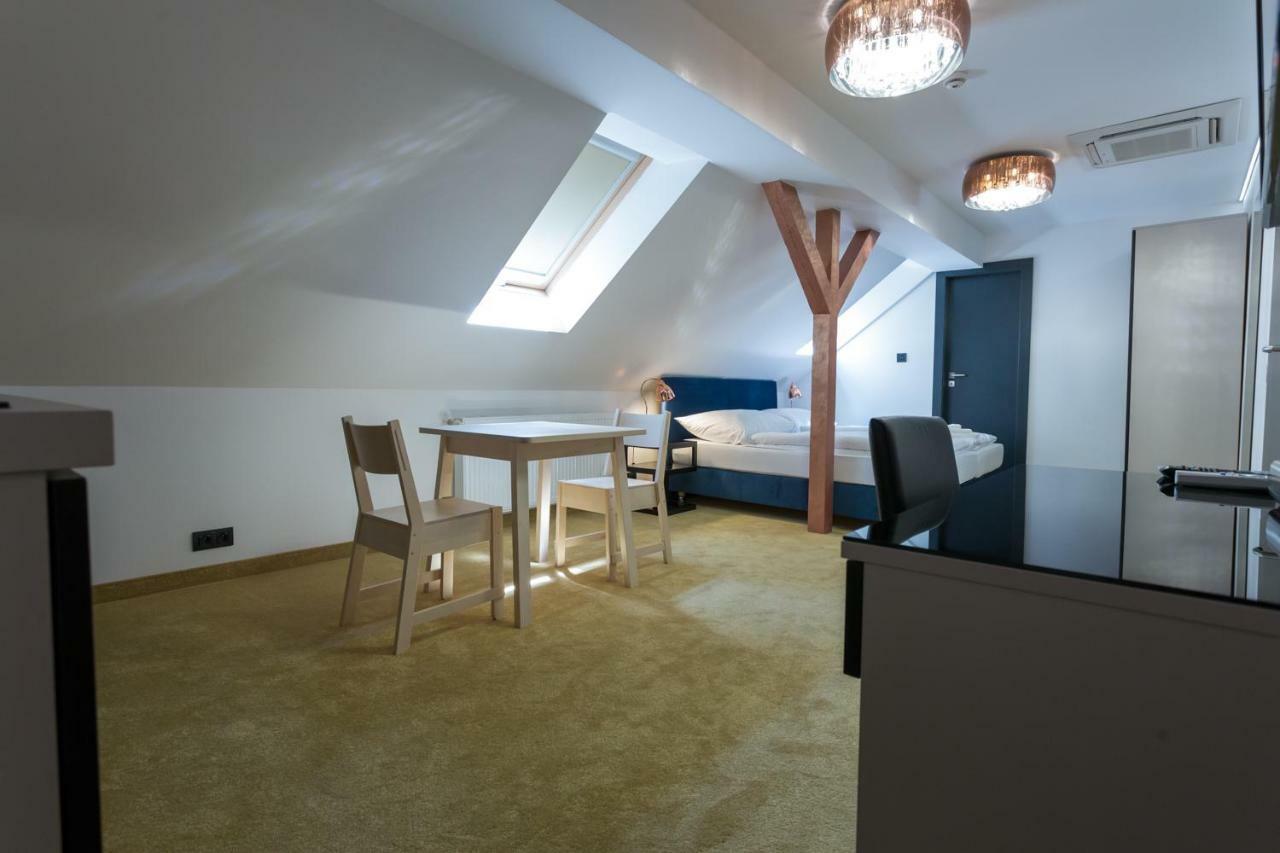 Apart Hotel Golden Apartments Kösice Dış mekan fotoğraf